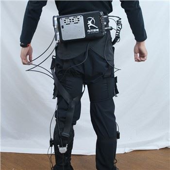 Robotický mäkký rehabilitačný exoskeleton